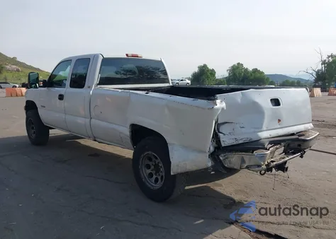 2000 Chevrolet Silverado 2500 z USA, uszkodzony, nr VIN 1GCGC29UXYE421259